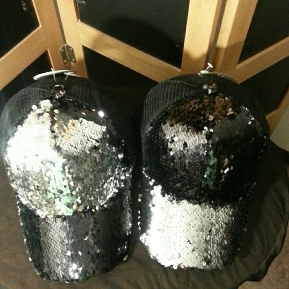 BLACK&SILVER Lady's Sequin Baseball Cap - Picture 5 of 7